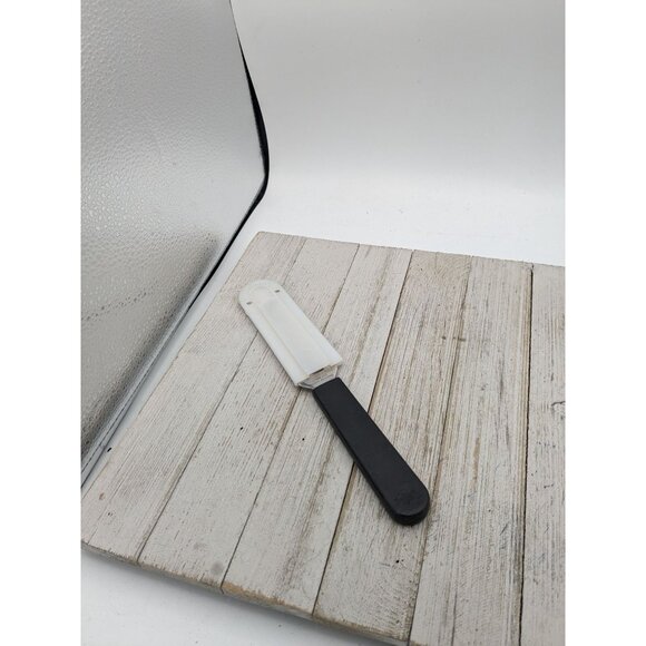 Pampered Chef #1 Cheese Slicer Spreader Stainless Knife w/ Guard Cover # 1125 - Picture 1 of 10